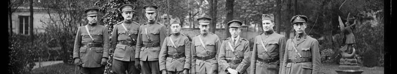 American soldiers and Red Cross workers in France WWI