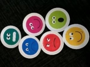 paper plate craft showing emtions image of emjoi faces