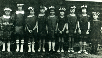 9 girls performing The Cherry Tree Number