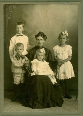 Minnie Blitch Godwin and her children