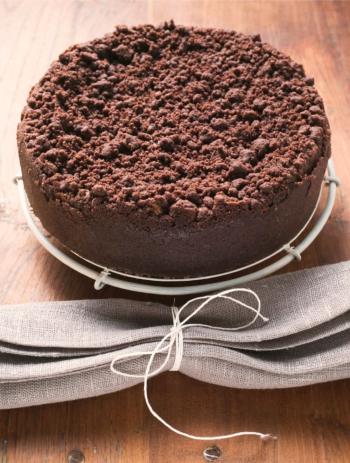 Cocoa-Carrot Cake with Cocoa Crumble